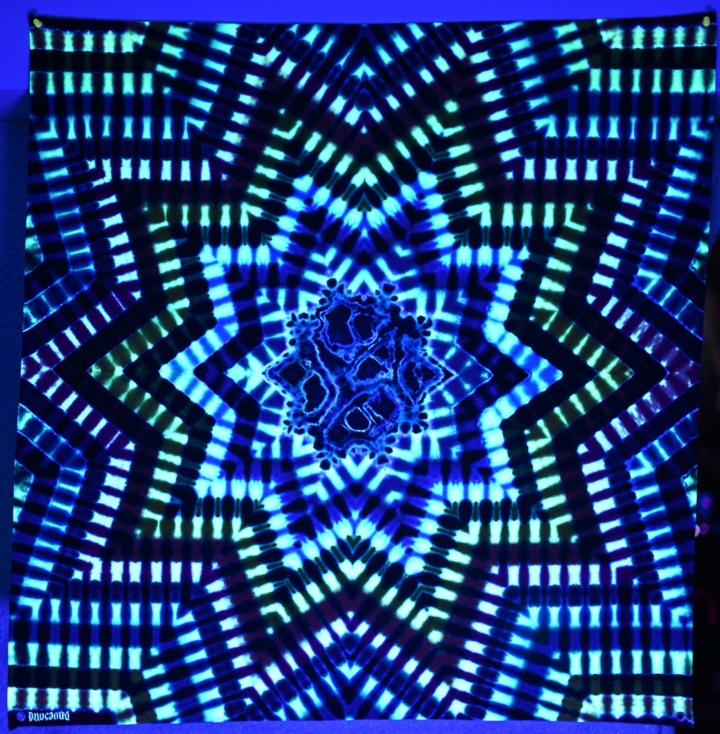 33.25X34.25" UV Reactive NeoDNA Decagram/Geode Cntr Tie Dye on a Tapestry* made from a Piece of Robert Kaufman Kona Cotton read description