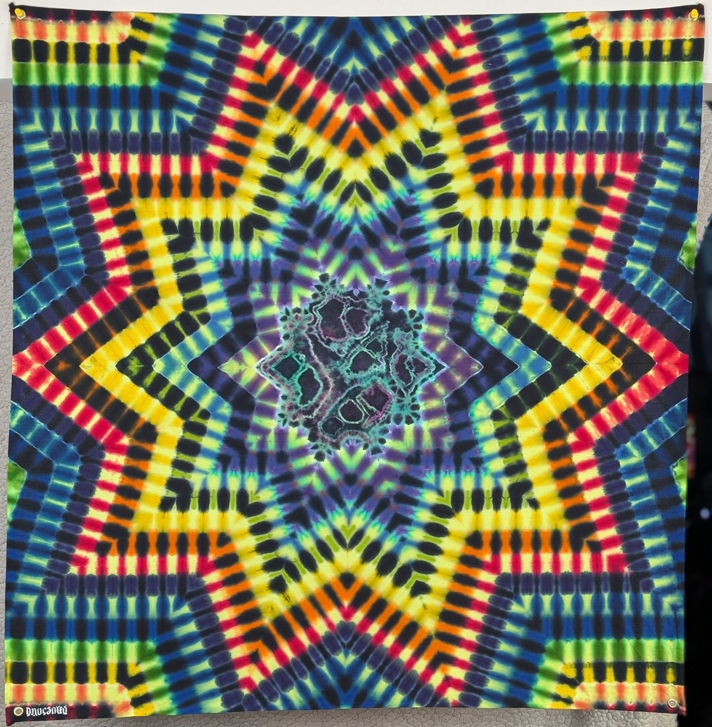 33.25X34.25" UV Reactive NeoDNA Decagram/Geode Cntr Tie Dye on a Tapestry* made from a Piece of Robert Kaufman Kona Cotton read description