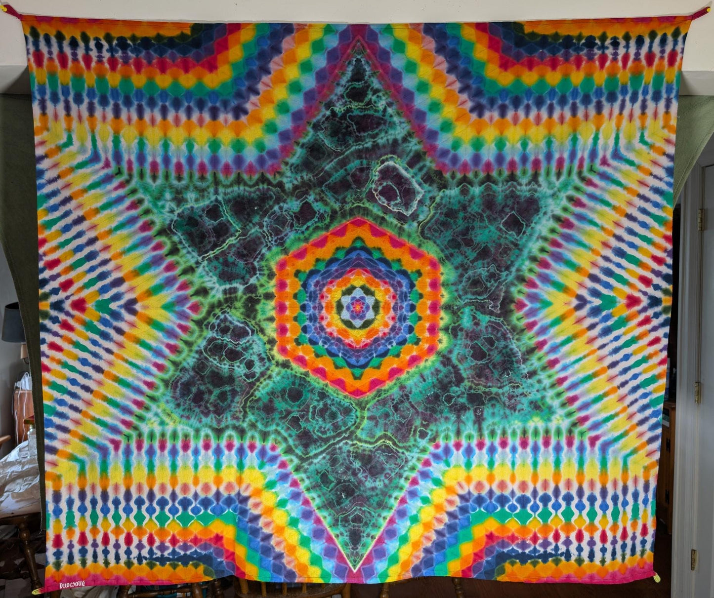 54"X54 (Meas. Pre to Shrinkage) Hexagon in Cntr of Star of Geodes w/ Rainbow Honeycomb Border w/ UV Reactive Dye Tapestry Read Description