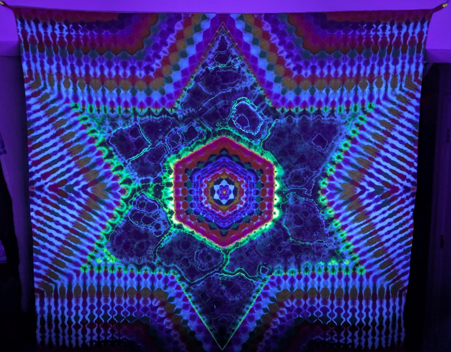 54"X54 (Meas. Pre to Shrinkage) Hexagon in Cntr of Star of Geodes w/ Rainbow Honeycomb Border w/ UV Reactive Dye Tapestry Read Description