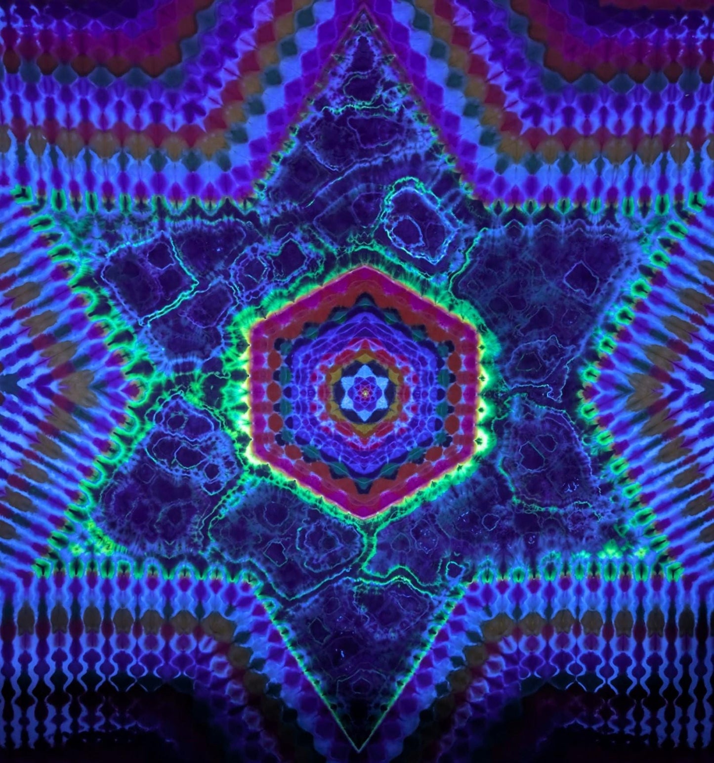54"X54 (Meas. Pre to Shrinkage) Hexagon in Cntr of Star of Geodes w/ Rainbow Honeycomb Border w/ UV Reactive Dye Tapestry Read Description