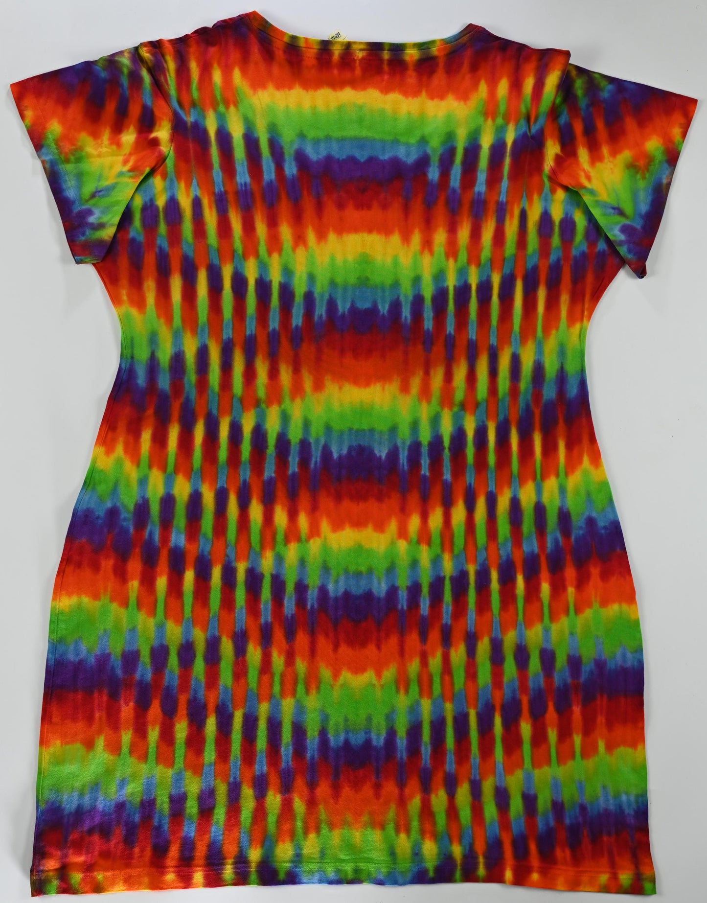 2X/3x Trippy Weaver, Vertical Pleat Tie Dye on a LAT V-neck Cotton Cover Up Dress*