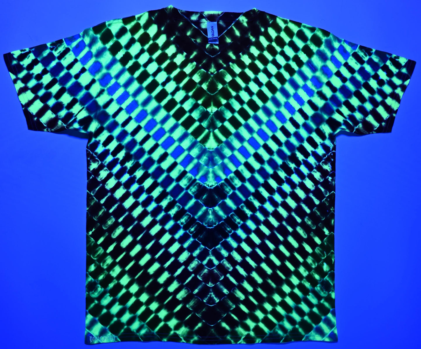 Youth XL V Uv Checkerboard DNA Uv Reactive Tie Dye on a Gildan Ultra Cotton T-Shirt