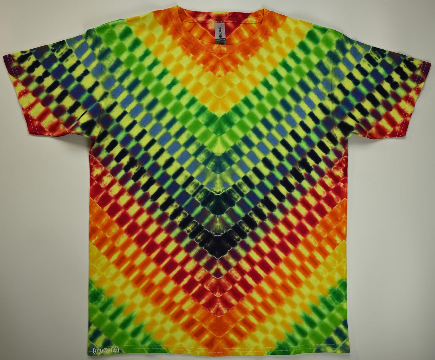 Youth XL V Uv Checkerboard DNA Uv Reactive Tie Dye on a Gildan Ultra Cotton T-Shirt