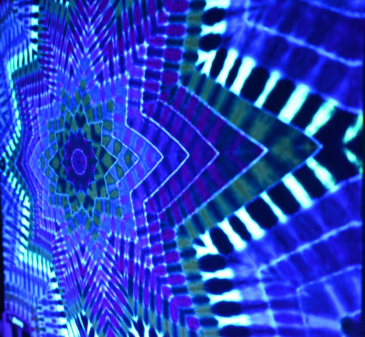 33.5"X34.5" UV Reactive Neo DNA Decagram (Tie Dye on a Tapestry* made by Hemming around Robert Kaufman Kona Cotton Read Description