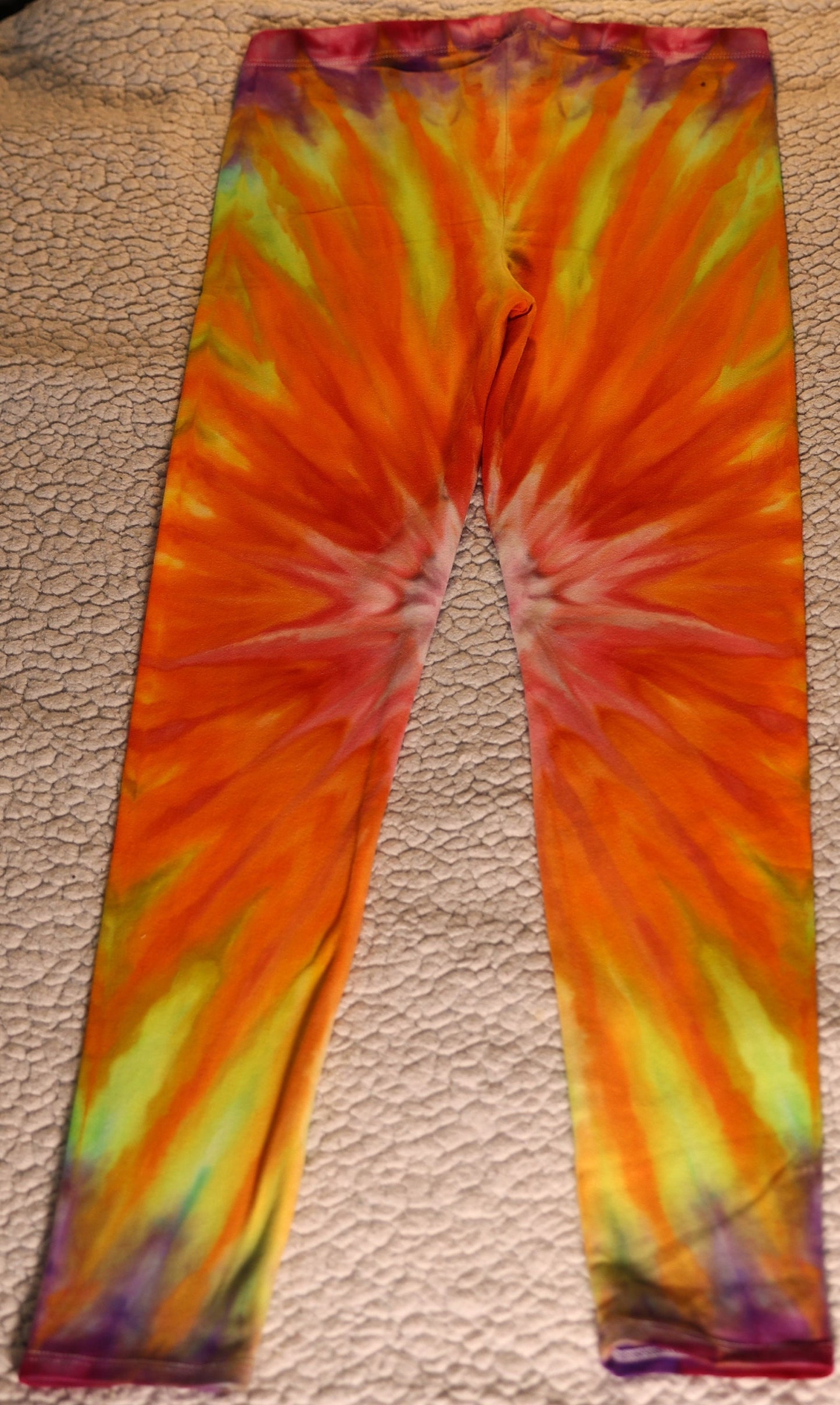 Medium Incline Ice Dye Tie Dye Leggings