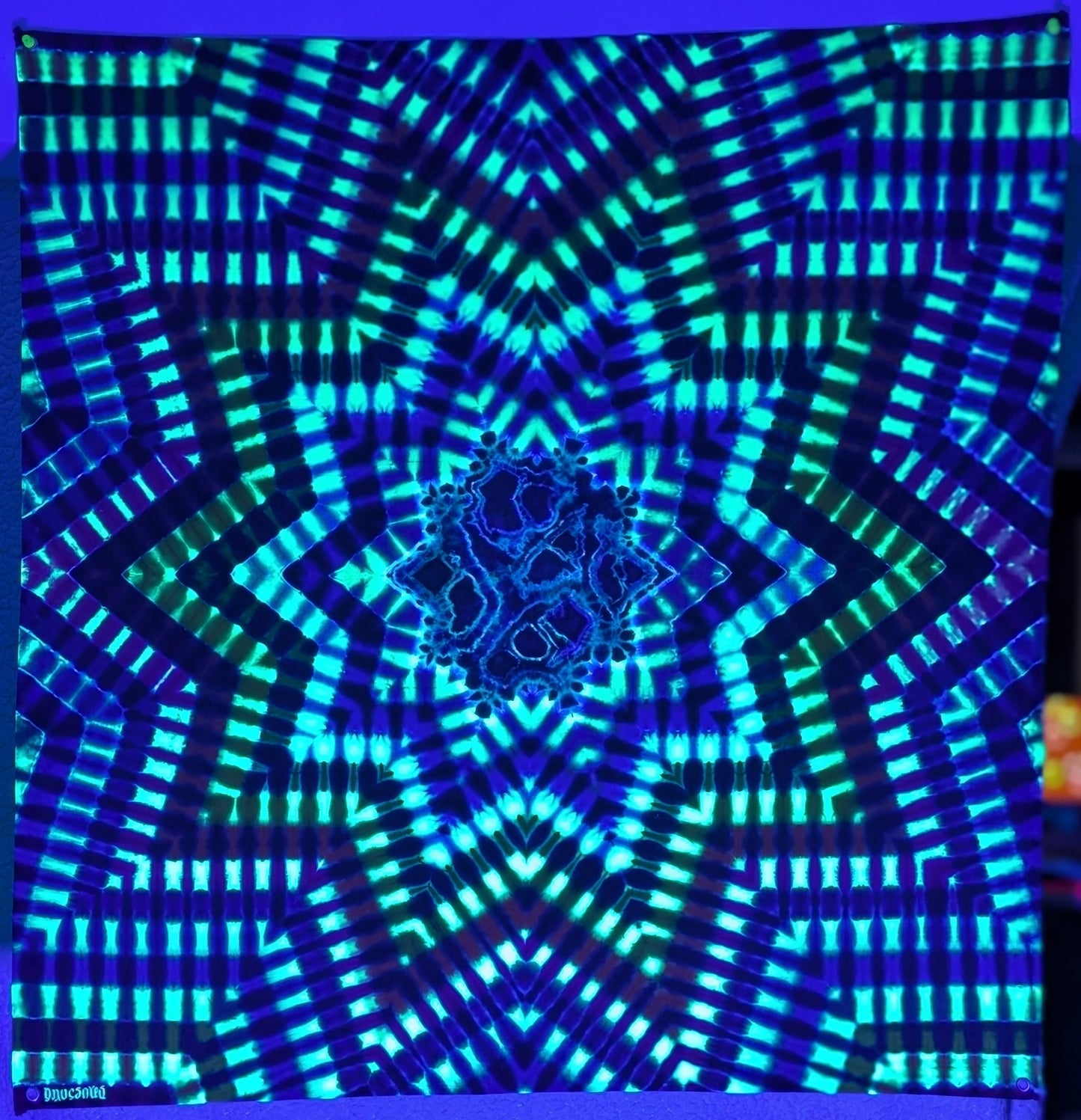 33.25X34.25" UV Reactive NeoDNA Decagram/Geode Cntr Tie Dye on a Tapestry* made from a Piece of Robert Kaufman Kona Cotton read description