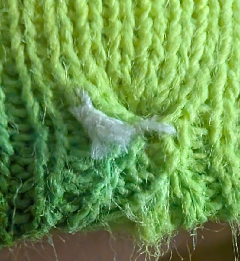 minor repaired boo-boo# 2X V UV-DNA Uv Reactive Tie Dye on a Hanes Ultimate Cotton Pullover Hoodie w/ Front Pocket - Read Description