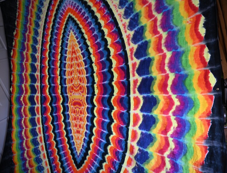 101.5"X103.75" (approx) UV Reactive Wavy Portal w/ Flickering Inferno Cosmic Egg Center Tie Dye on a Piece of Combed Cotton Fabric