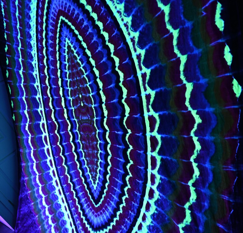 101.5"X103.75" (approx) UV Reactive Wavy Portal w/ Flickering Inferno Cosmic Egg Center Tie Dye on a Piece of Combed Cotton Fabric