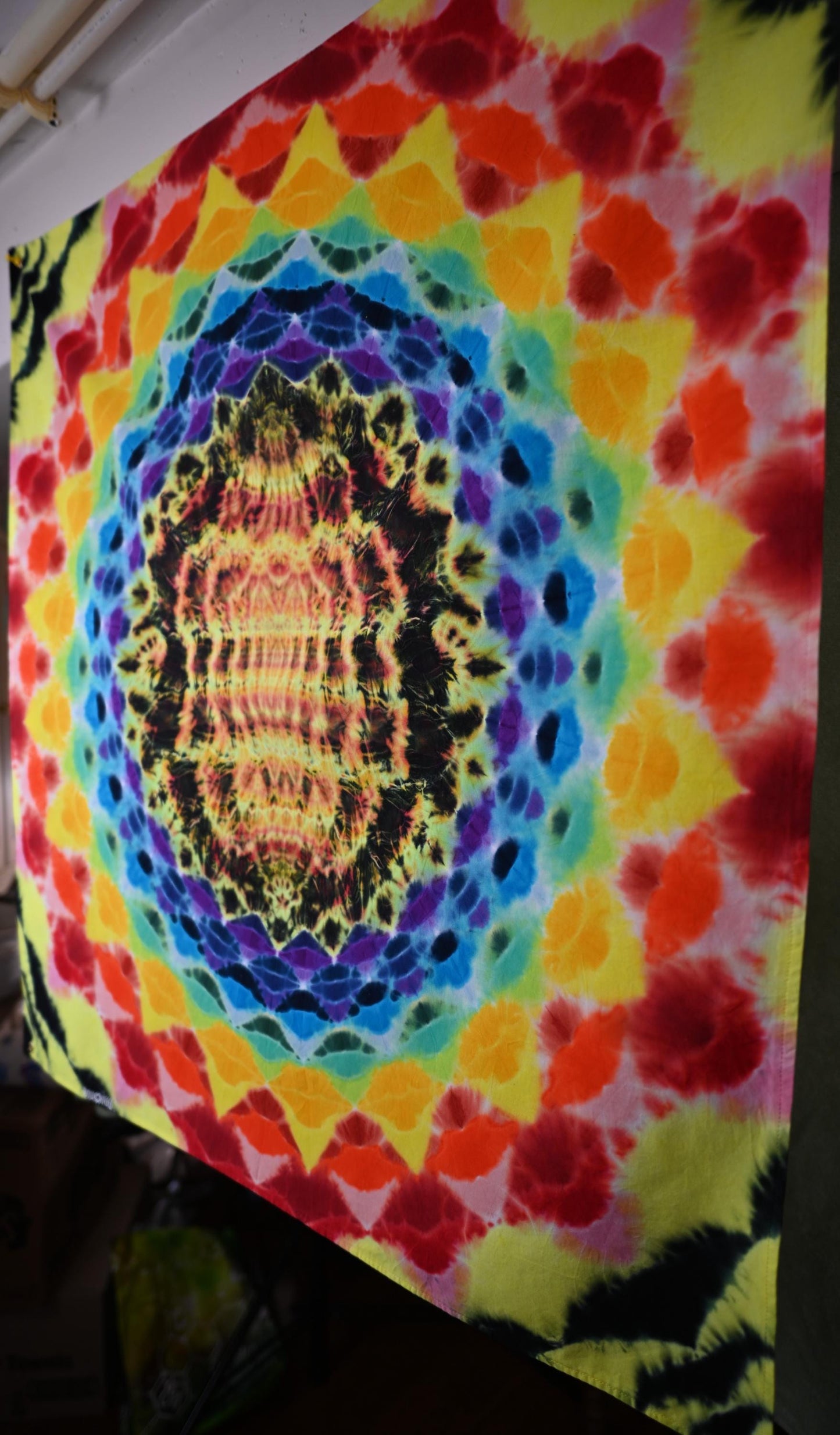 33.5X35" UV Reactive 20Pt Mandala/Cosmic Egg Cntr Tie Dye on a Tapestry* made by Hemming around Robert Kaufman Kona Cotton Read Description