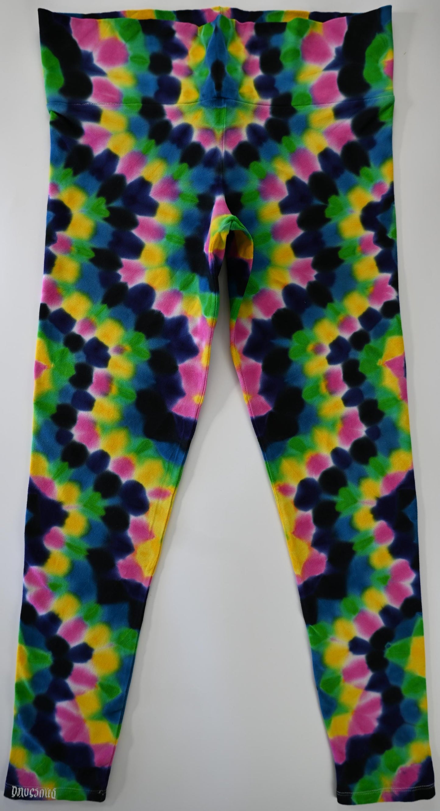 XL Symmetrical Zig Zag Honeycomb Tie Dye on Wide Waist Band Dancing Robin Form Fitting, Medium Thickness 92 Cotton 8% Spandex Leggings