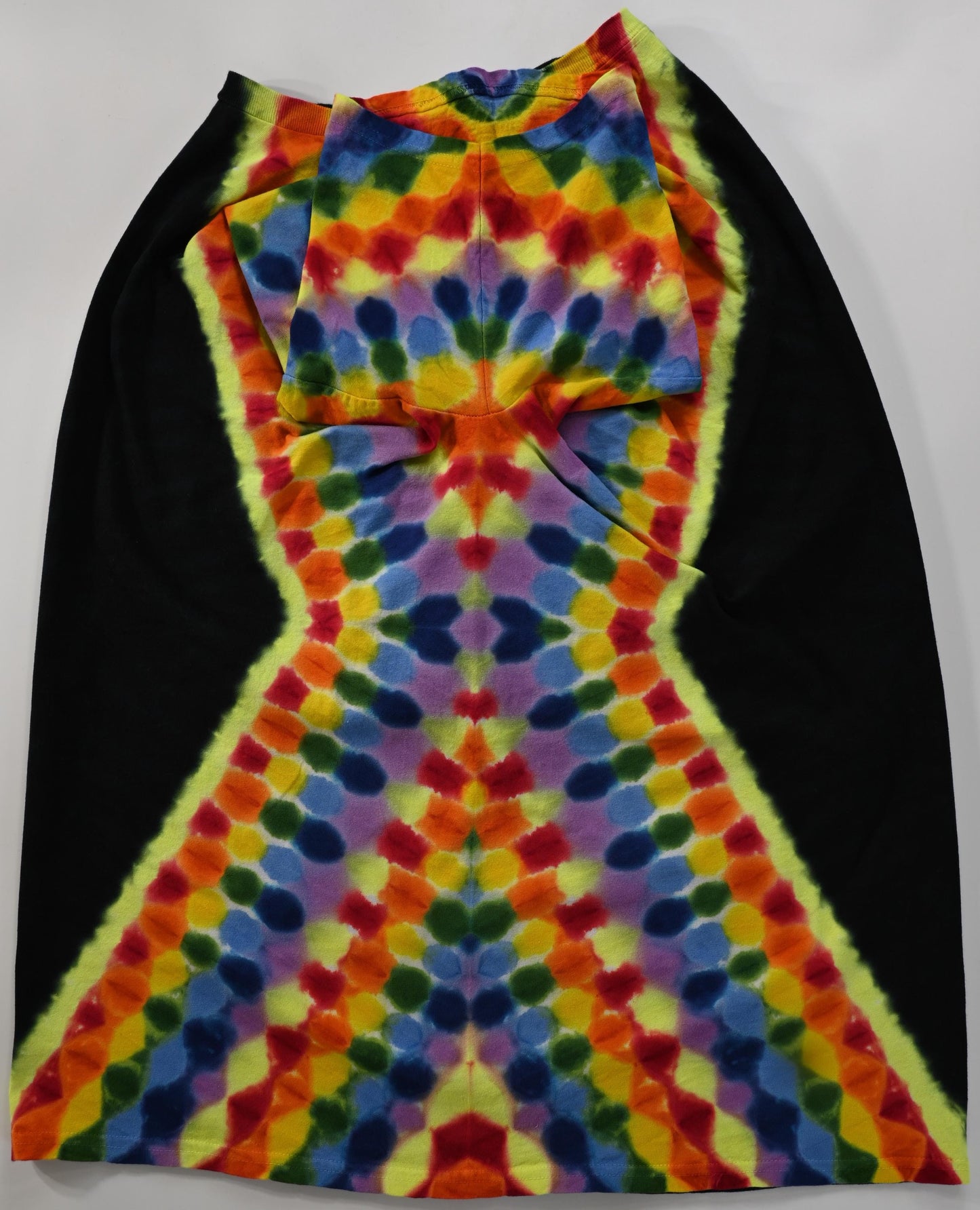 XL UV Reactive Side Octagon>{16/4} Hexadecagram/Pac-Man Honeycomb/Black Filler Tie Dye on a Gildan Ultra Cotton PFD T-Shirt* see description