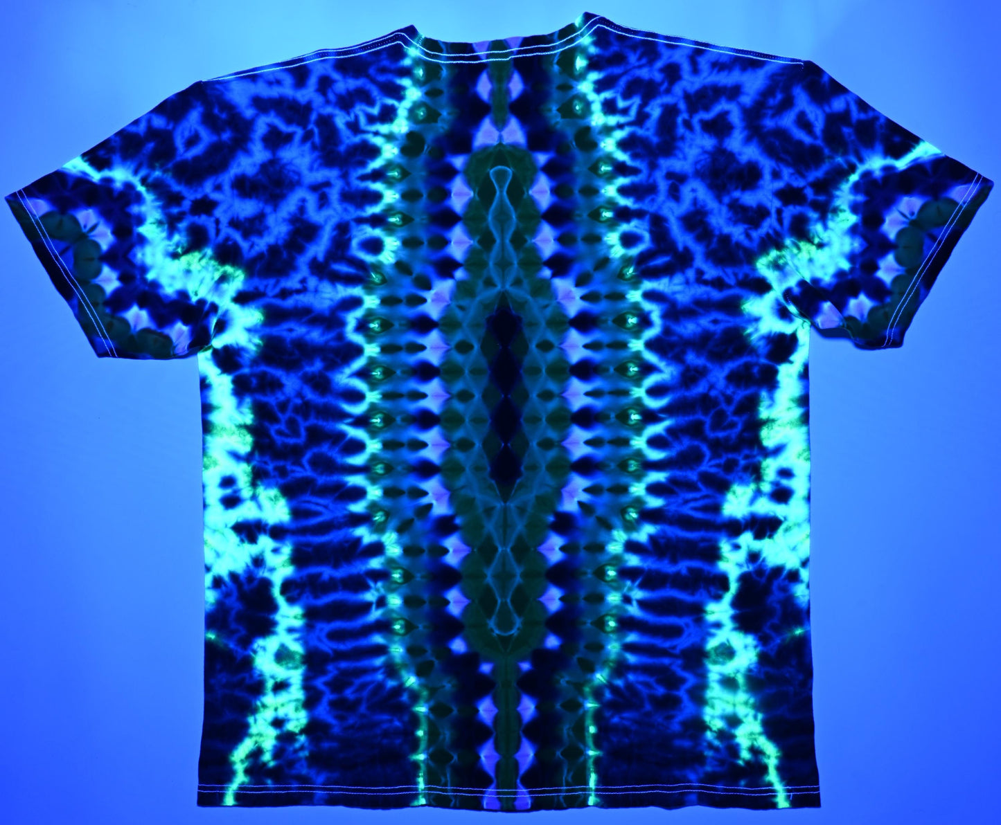 XL Heady UV Reactive Octagon>{16/4} Hexadecagram Front/Stepped Alien Spine Back/Zig Zag Honeycomb Sleeves, Scrunch Tie Dye Tultex T-Shirt