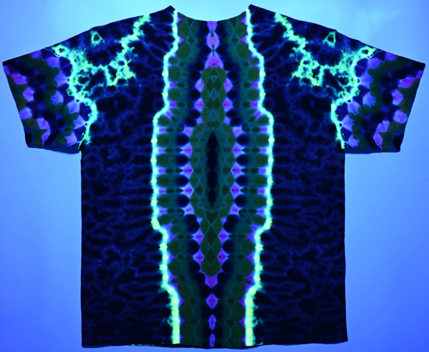 2X Dank & Heady UV Reactive Octagon>{16/4} Hexadecagram Frnt/Stepped Alien Spine Bck/Zig Zag Honeycomb Slvs, Scrunch Tie Dye Gildan T-Shirt