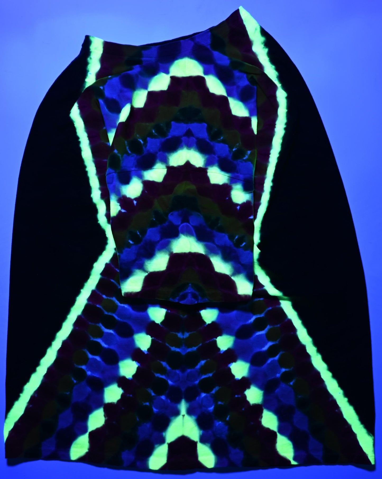 XL UV Reactive Side Octagon>{16/4} Hexadecagram/Pac-Man Honeycomb/Black Filler Tie Dye on a Gildan Ultra Cotton PFD T-Shirt* see description