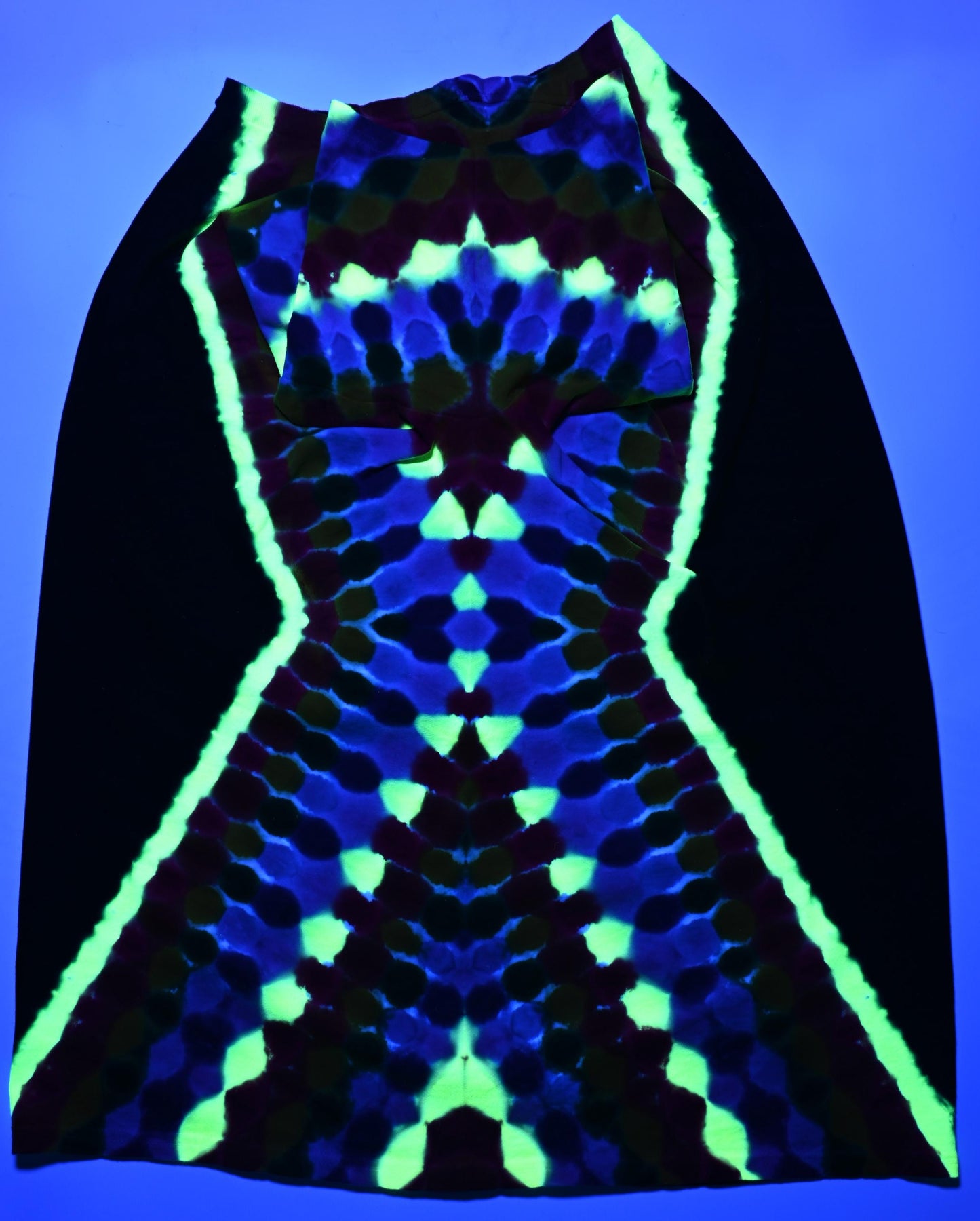 XL UV Reactive Side Octagon>{16/4} Hexadecagram/Pac-Man Honeycomb/Black Filler Tie Dye on a Gildan Ultra Cotton PFD T-Shirt* see description