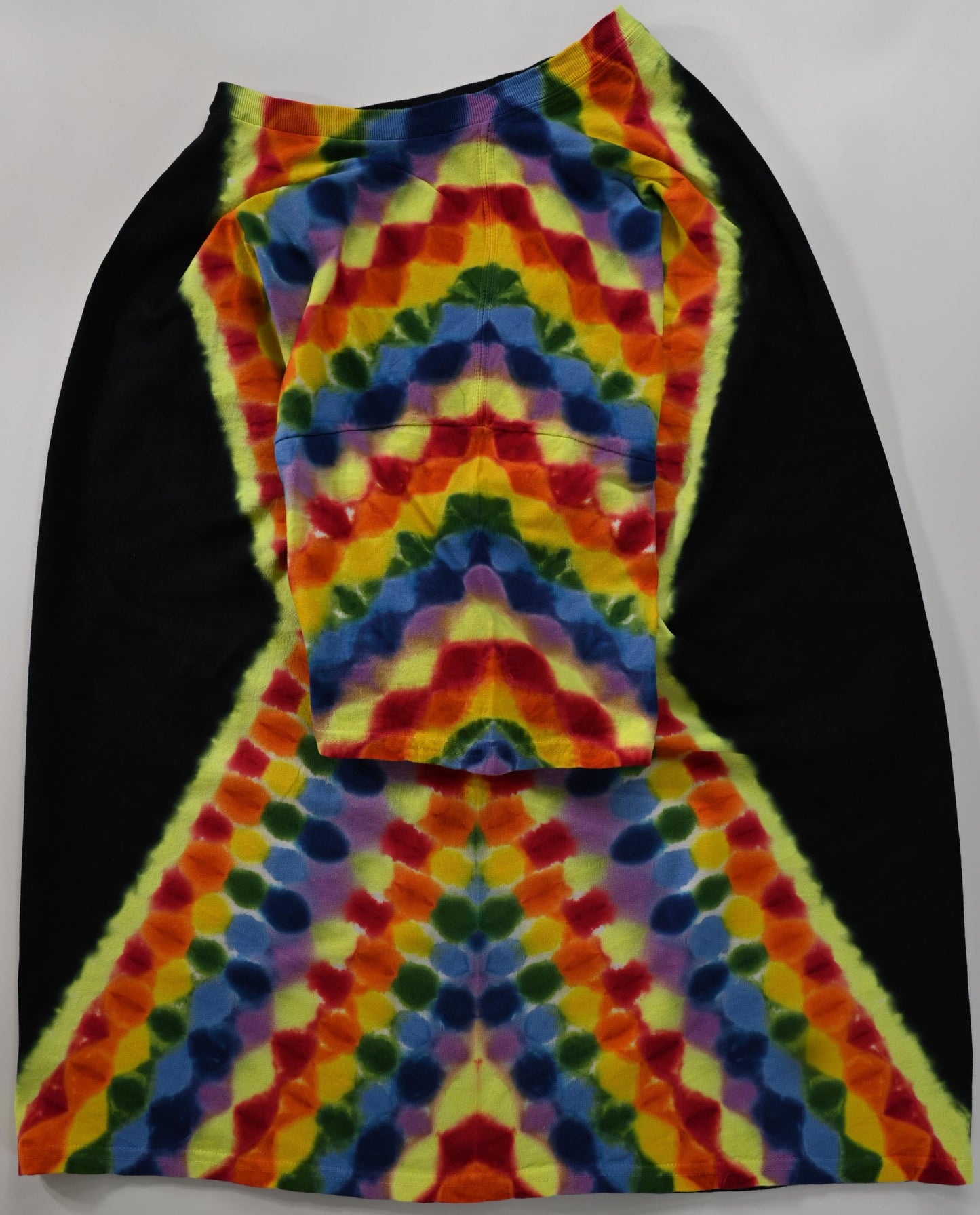 XL UV Reactive Side Octagon>{16/4} Hexadecagram/Pac-Man Honeycomb/Black Filler Tie Dye on a Gildan Ultra Cotton PFD T-Shirt* see description