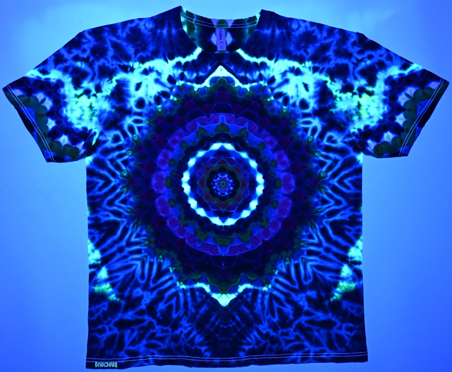 XL Heady UV Reactive Octagon>{16/4} Hexadecagram Front/Stepped Alien Spine Back/Zig Zag Honeycomb Sleeves, Scrunch Tie Dye Tultex T-Shirt