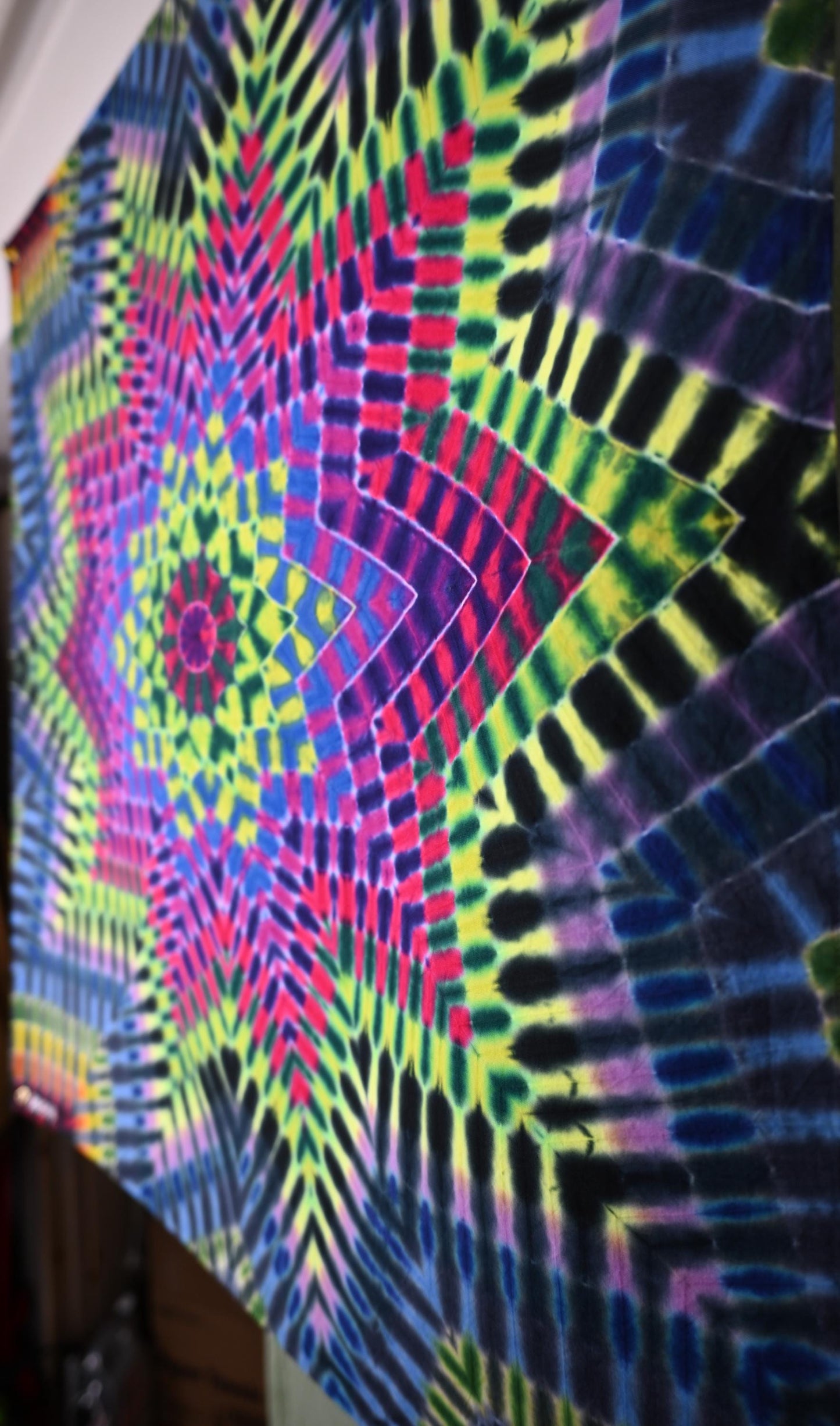 33.5"X34.5" UV Reactive Neo DNA Decagram (Tie Dye on a Tapestry* made by Hemming around Robert Kaufman Kona Cotton Read Description