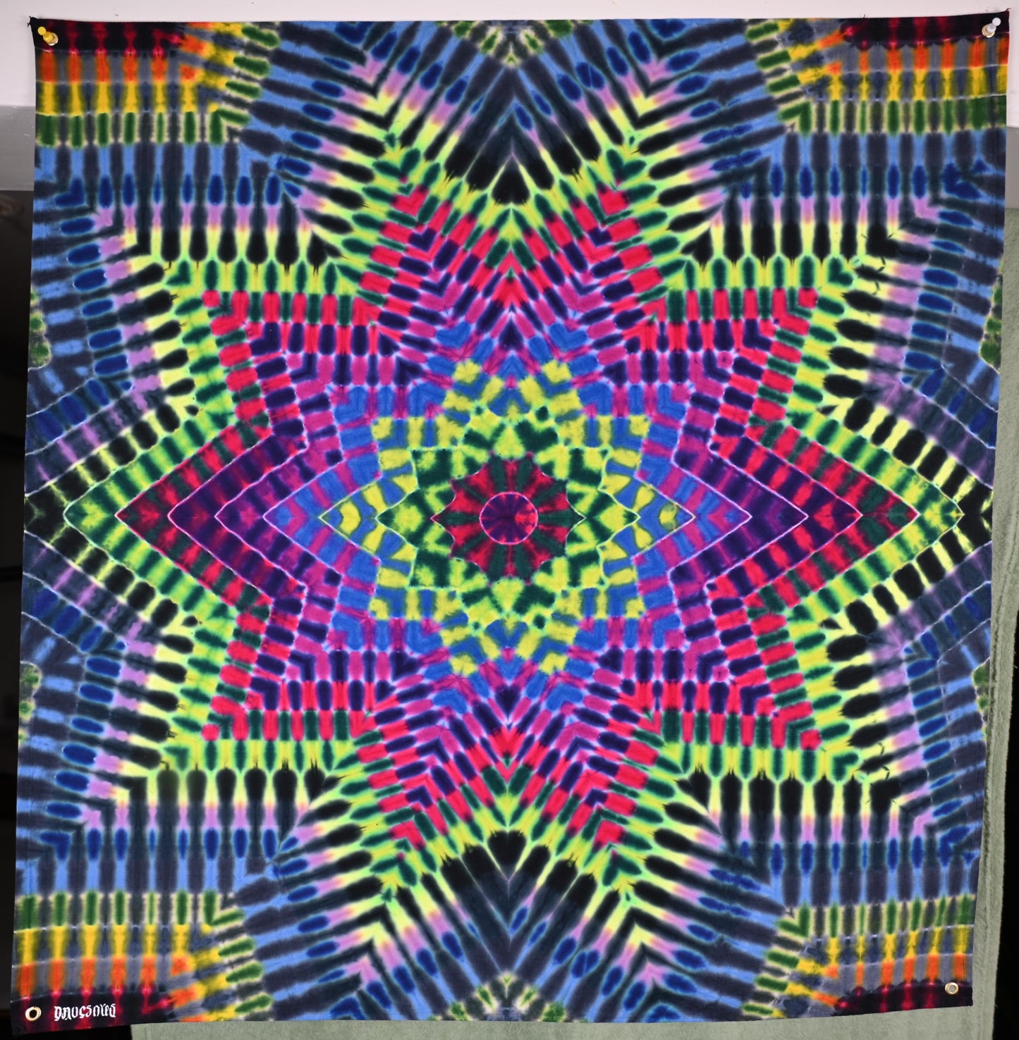 33.5"X34.5" UV Reactive Neo DNA Decagram (Tie Dye on a Tapestry* made by Hemming around Robert Kaufman Kona Cotton Read Description