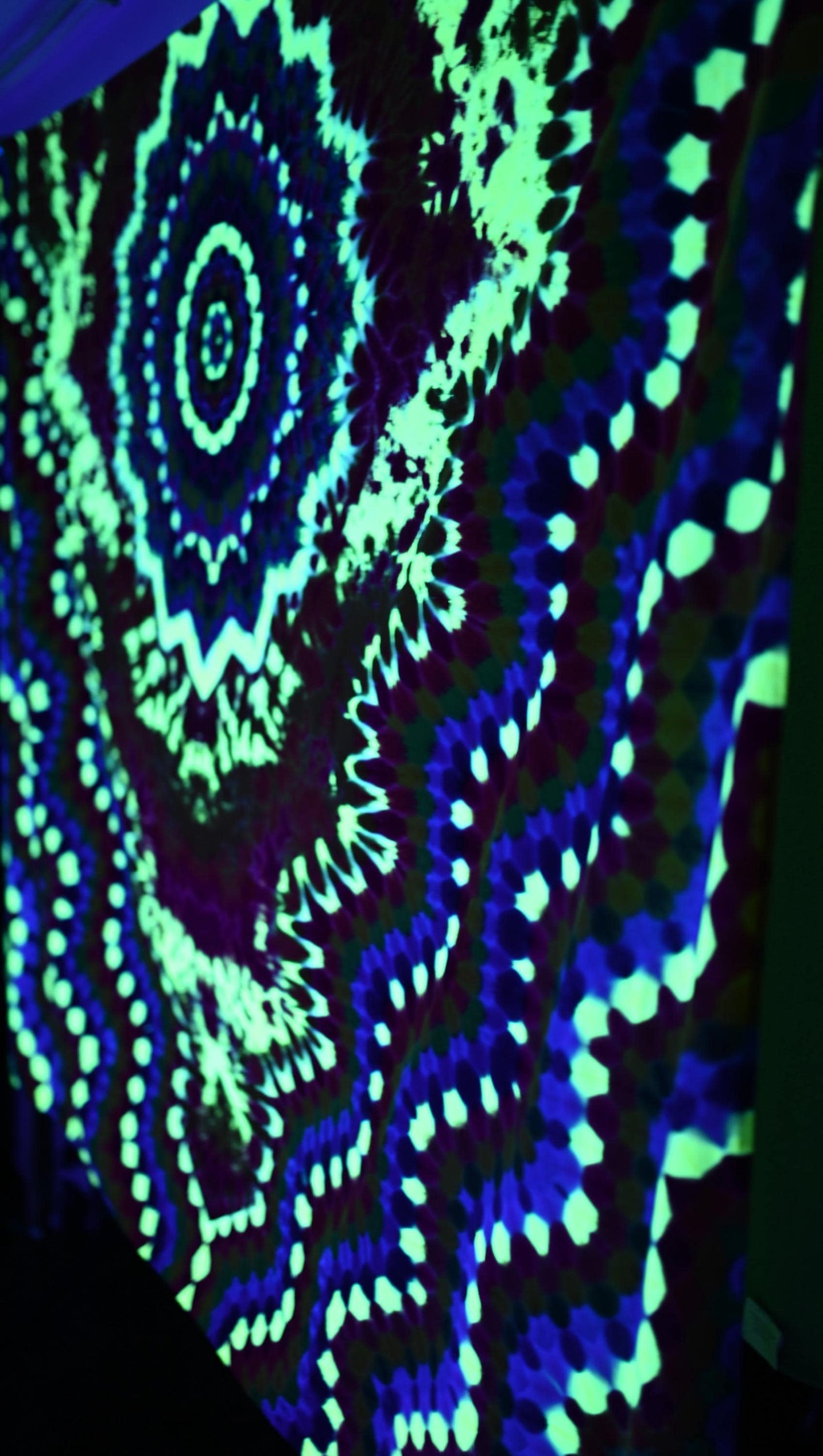 73.25X57.5" Super Duper Heady UV Reactive Octagon>{16/4} Hexadecagram/Symmetrical Zig Zag Honeycomb/ Fire Scrunch Tie Dye Tapestry*