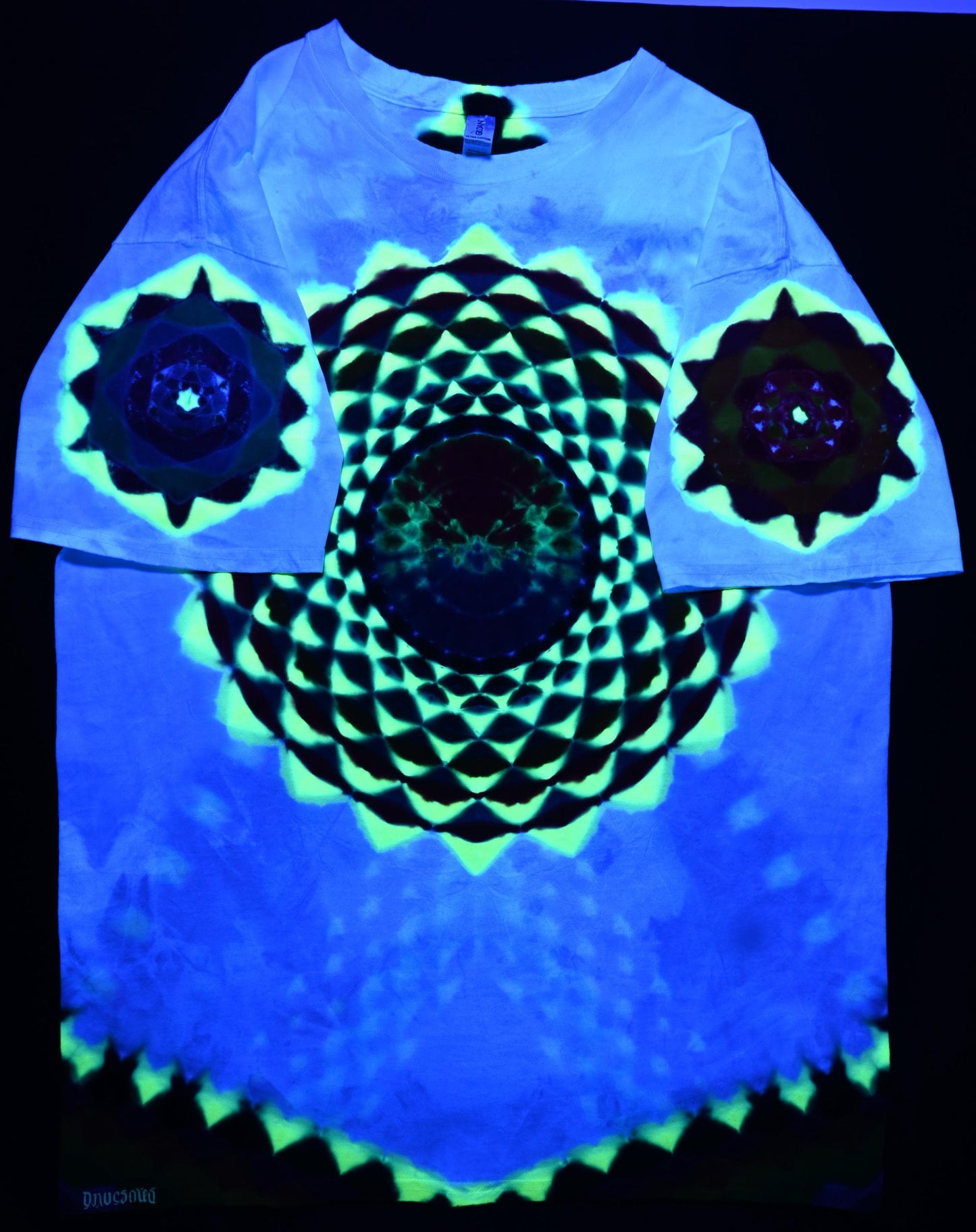 XL Snow White Series UV Reactive 20Pt Mandala w/ Ripple Cntr Frnt/Wrap Around  Tower Bck/ Hexagon Slvs Tie Dye on a Gildan Ultra PFD T-Shirt