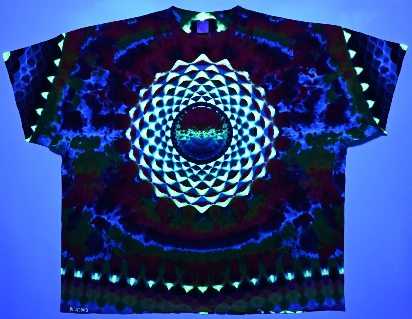 5X Mega-Heady UV Reactive 20Pt Mandala w/Ripple Cntr Frnt/Wrap Around Geometric Tower Bck/Triangle Honeycomb Slvs/Scrunch Tie Dye T-Shirt