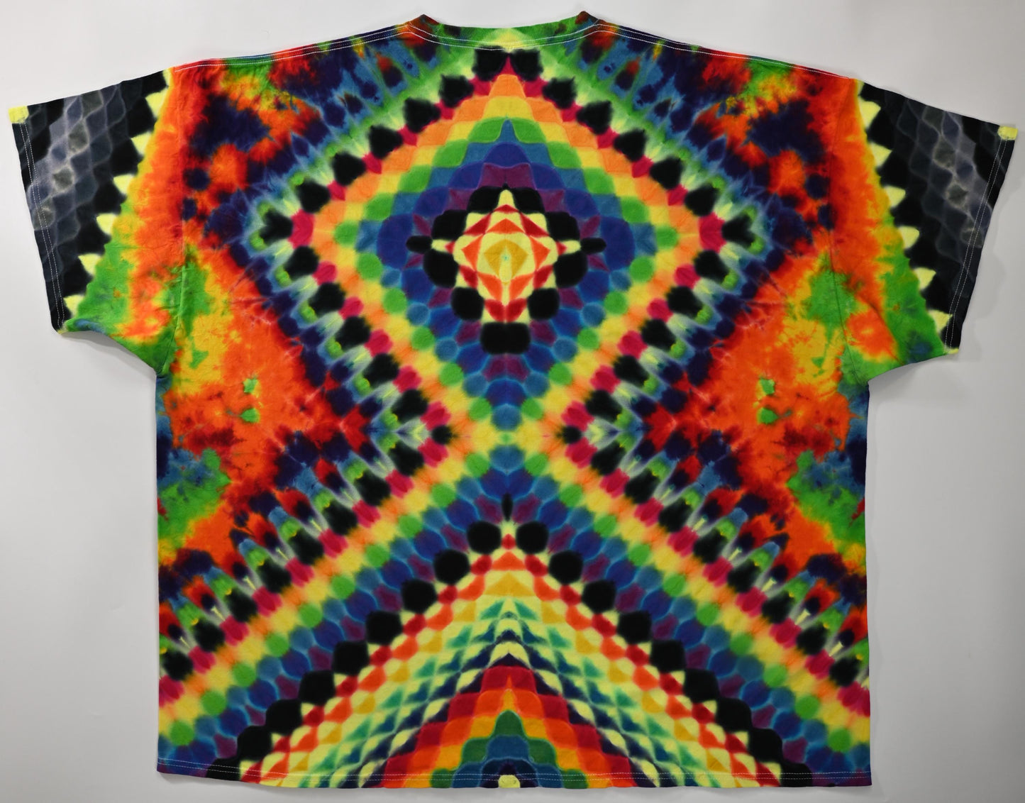 5X Mega-Heady UV Reactive 20Pt Mandala w/Ripple Cntr Frnt/Wrap Around Geometric Tower Bck/Triangle Honeycomb Slvs/Scrunch Tie Dye T-Shirt