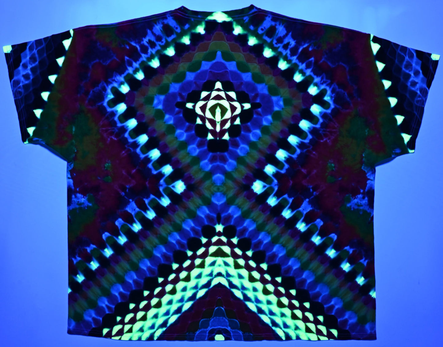 5X Mega-Heady UV Reactive 20Pt Mandala w/Ripple Cntr Frnt/Wrap Around Geometric Tower Bck/Triangle Honeycomb Slvs/Scrunch Tie Dye T-Shirt