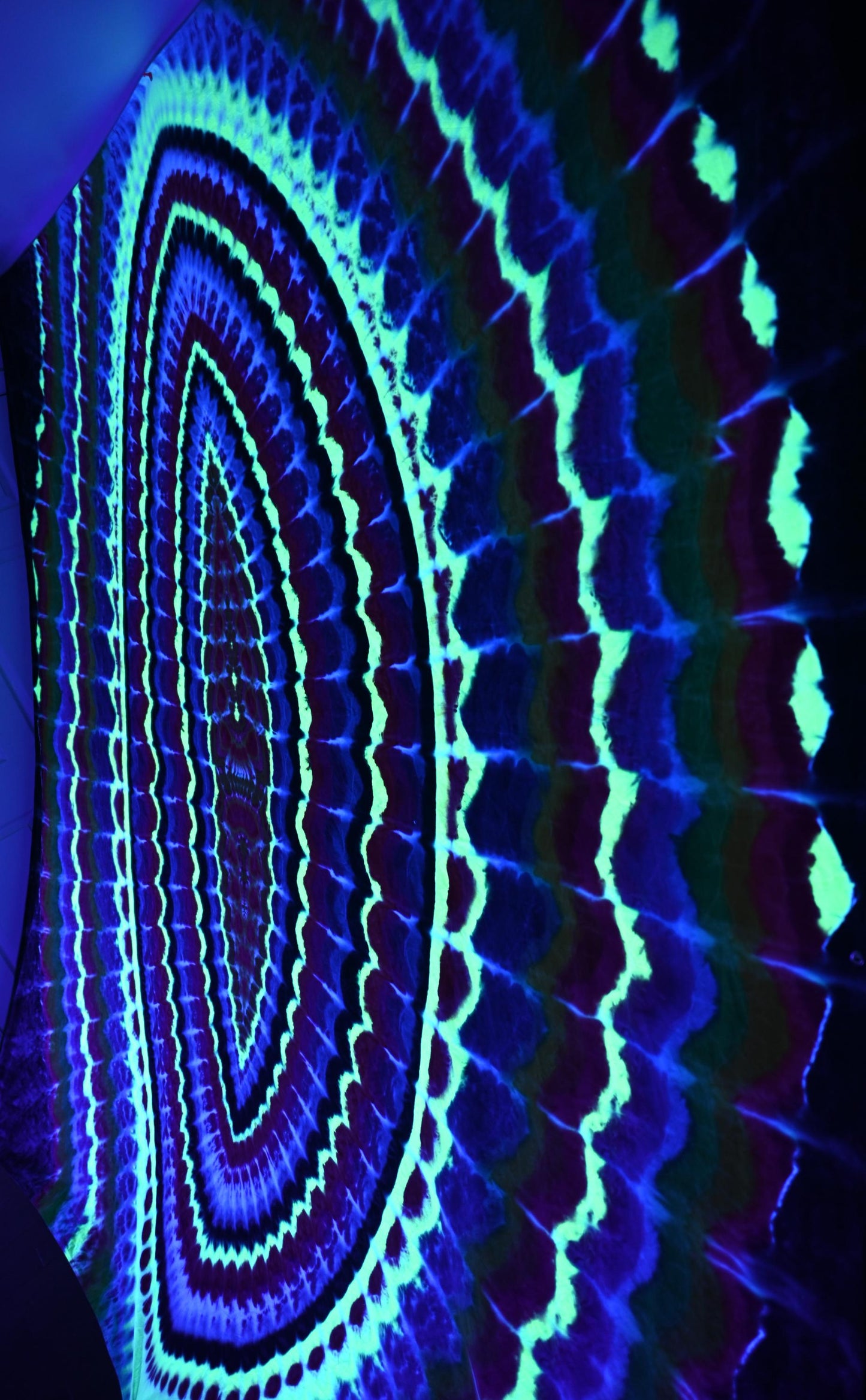 101.5"X103.75" (approx) UV Reactive Wavy Portal w/ Flickering Inferno Cosmic Egg Center Tie Dye on a Piece of Combed Cotton Fabric