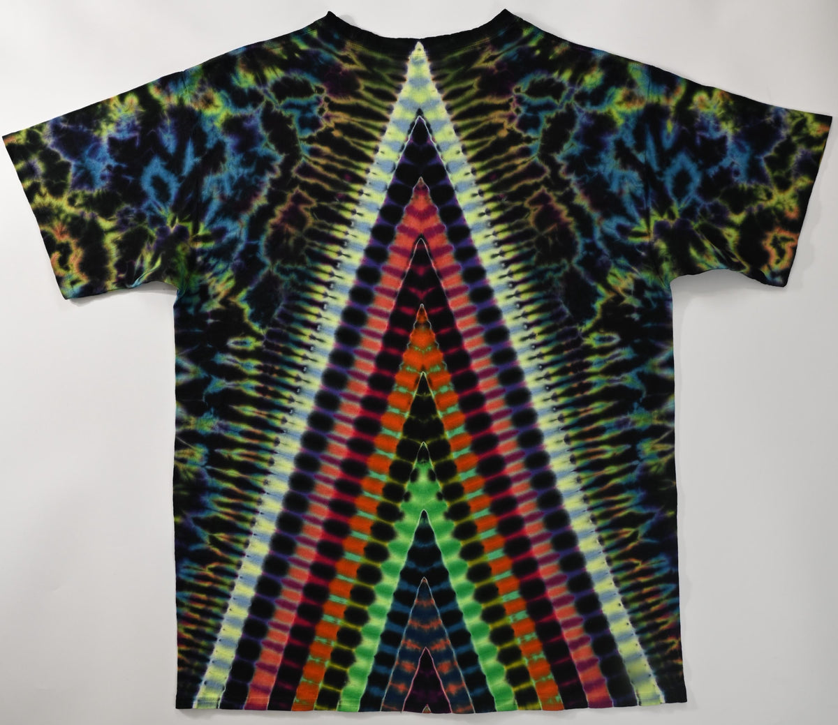 XL Ultra Heady Uv Reactive 30Pt Mandala w/ Ripple Cntr /Neo-DNA Triangle/Scrunch Tie Dye on a Gildan Ultra Cotton PFD T-Shirt